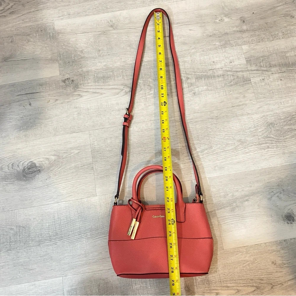 Calvin Klein Small Tote Crossbody Purse in Baby Pink - Picture 7 of 15